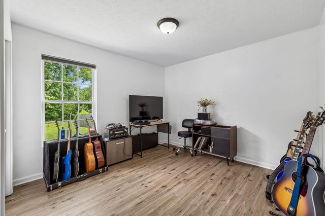 6016 Legacy Dr, Springfield, TN 37172