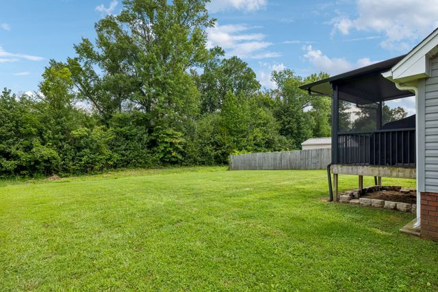 6016 Legacy Dr, Springfield, TN 37172