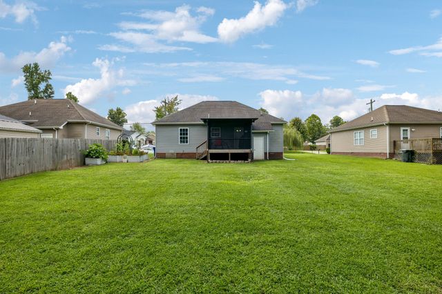6016 Legacy Dr, Springfield, TN 37172