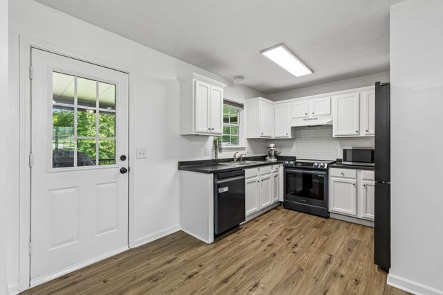 6016 Legacy Dr, Springfield, TN 37172