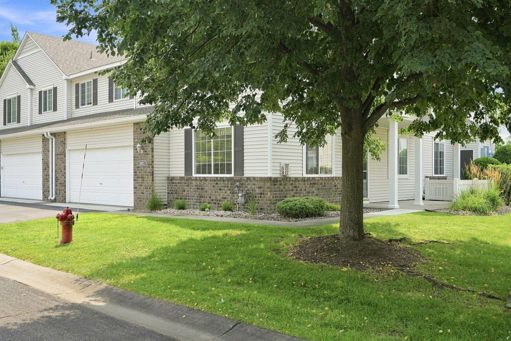 11021 Oak Grove Circle #C, Woodbury, MN 55129 — photo 2