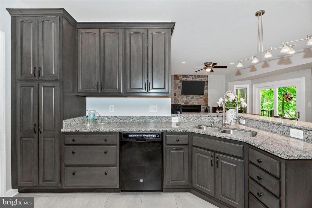 Image 14 of property listing at 10303 MARACAIBO MEWS, New Market, MD 21774