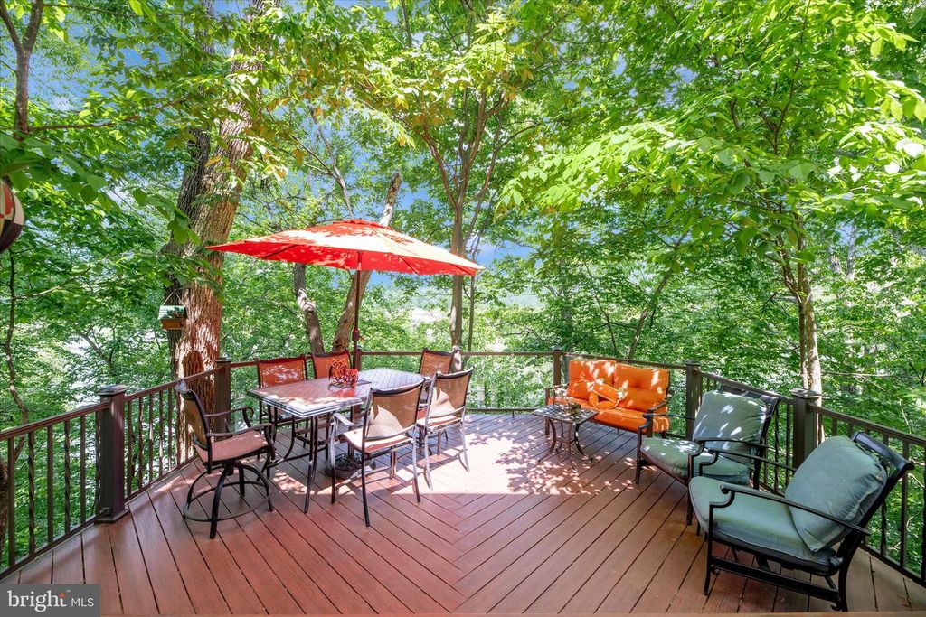 Image 6 of property listing at 10303 MARACAIBO MEWS, New Market, MD 21774