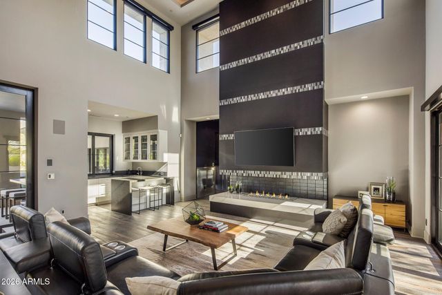 10110 E Siesta Lane, Scottsdale, AZ 85255