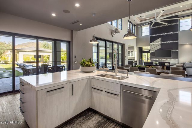 10110 E Siesta Lane, Scottsdale, AZ 85255