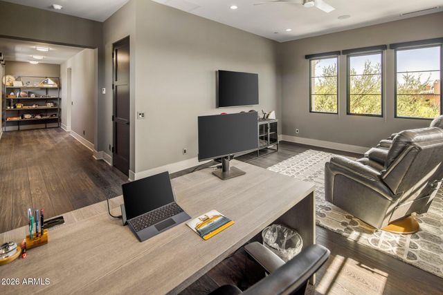 10110 E Siesta Lane, Scottsdale, AZ 85255