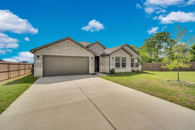 500 Jolie Court, Joshua, TX 76058