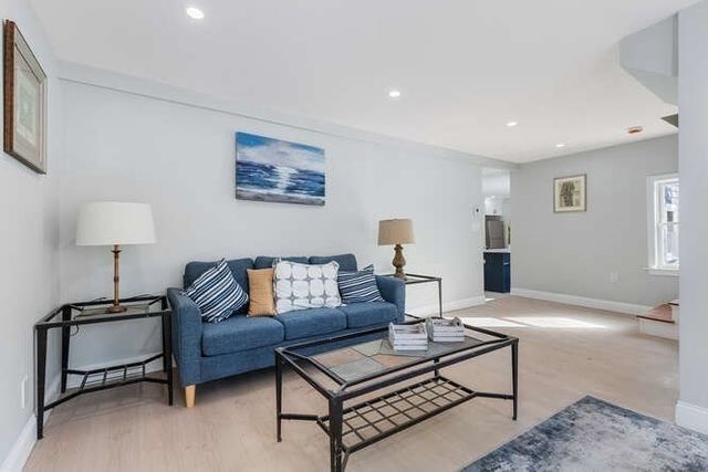 17 Lummus Ct, Lynn, MA 01904