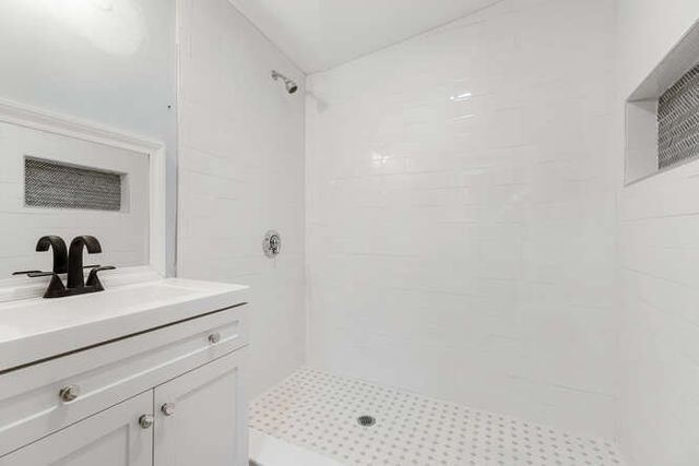 17 Lummus Ct, Lynn, MA 01904