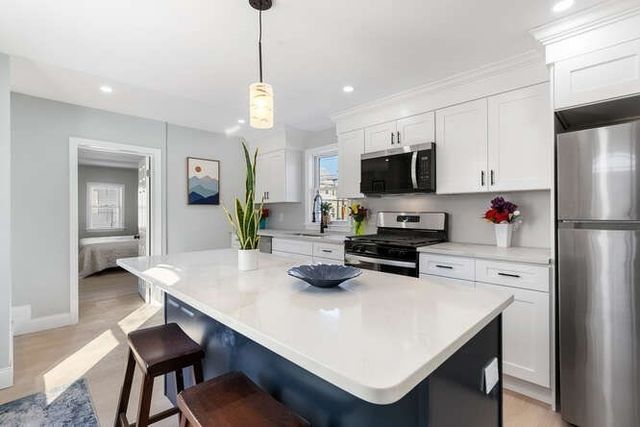 17 Lummus Ct, Lynn, MA 01904