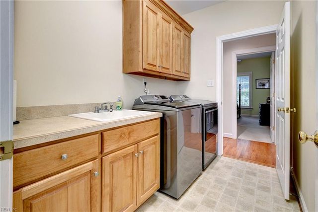 4052 Ambassador CIR, Williamsburg, VA 23188