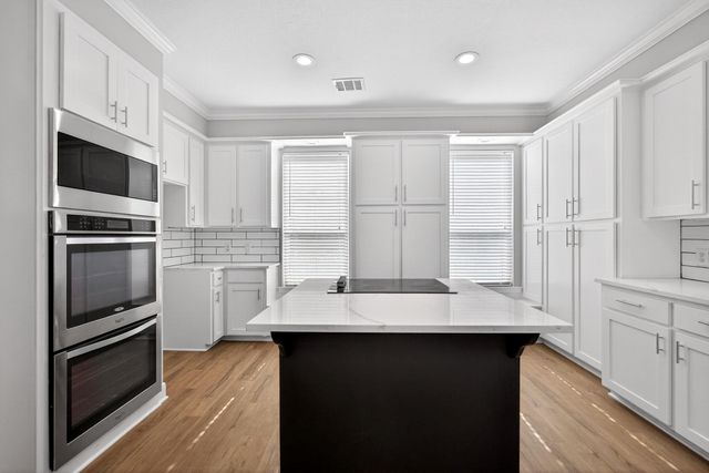 1202 Plantation Dr, Richmond, TX 77406