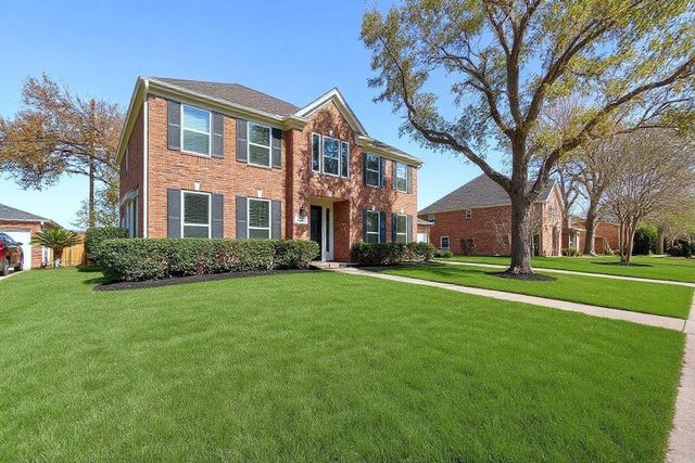 1202 Plantation Dr, Richmond, TX 77406