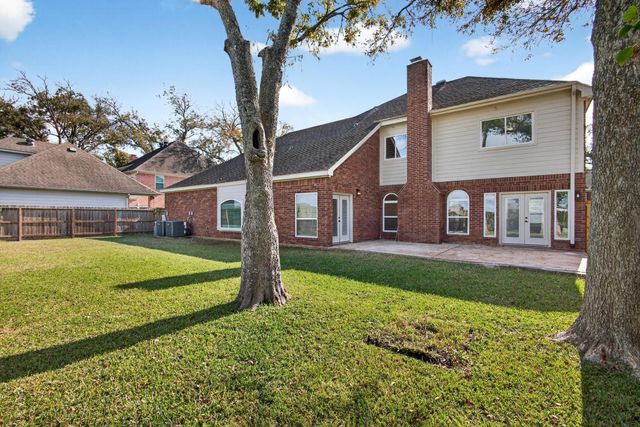 1202 Plantation Dr, Richmond, TX 77406