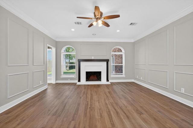 1202 Plantation Dr, Richmond, TX 77406