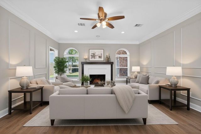 1202 Plantation Dr, Richmond, TX 77406