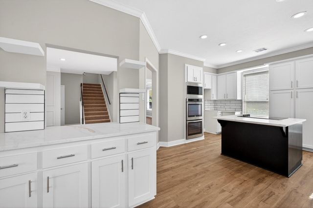 1202 Plantation Dr, Richmond, TX 77406