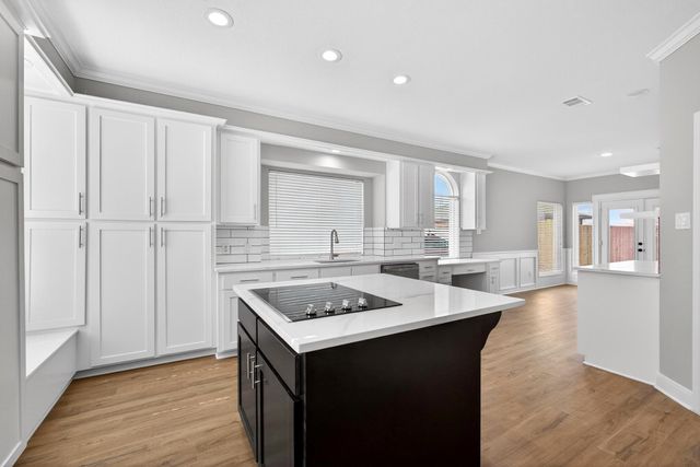 1202 Plantation Dr, Richmond, TX 77406