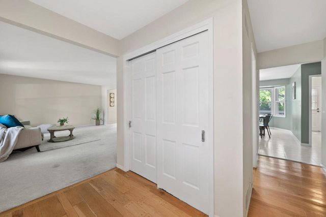 13005 W Scarborough DRIVE, New Berlin, WI 53151