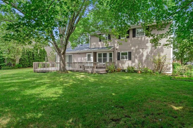 13005 W Scarborough DRIVE, New Berlin, WI 53151