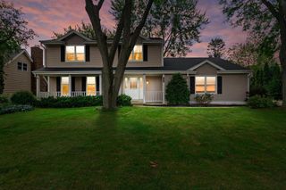 13005 W Scarborough DRIVE, New Berlin, WI 53151