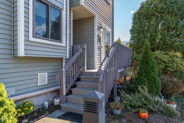 66 Turtle Bay Drive 66, Branford, CT 06405