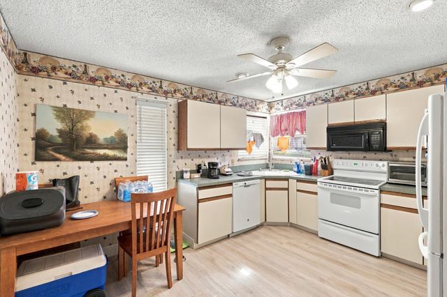 5215 W Canal Circle, Lake Worth, FL 33467