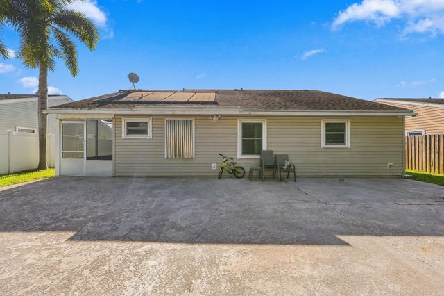 5215 W Canal Circle, Lake Worth, FL 33467