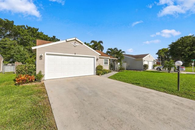5215 W Canal Circle, Lake Worth, FL 33467