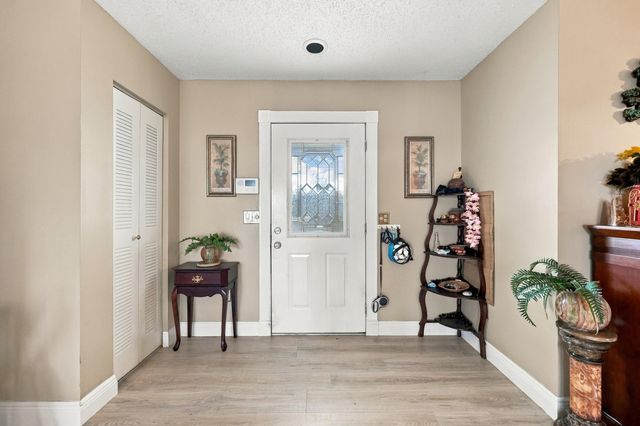 5215 W Canal Circle, Lake Worth, FL 33467