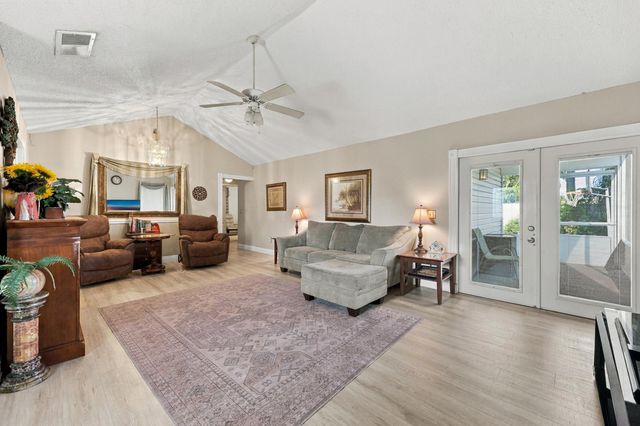 5215 W Canal Circle, Lake Worth, FL 33467