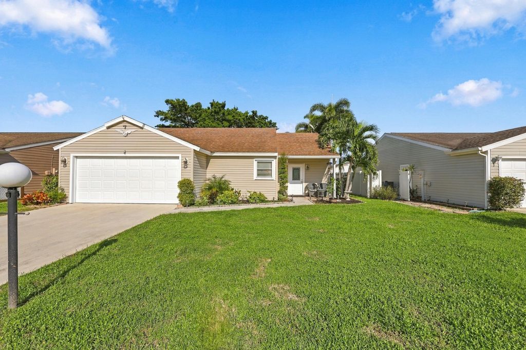 5215 W Canal Circle, Lake Worth, FL 33467