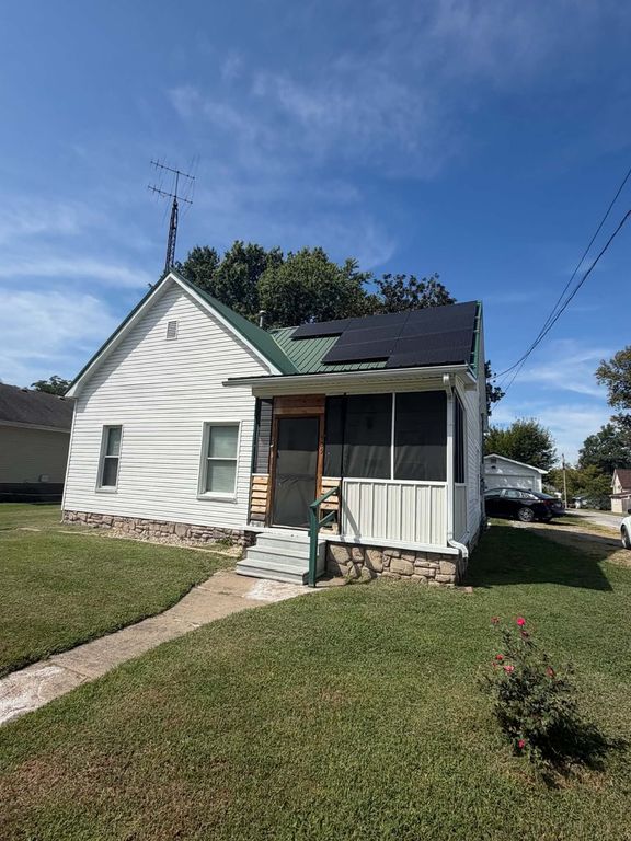 405 S State Street, Christopher, IL 62822 — exterior
