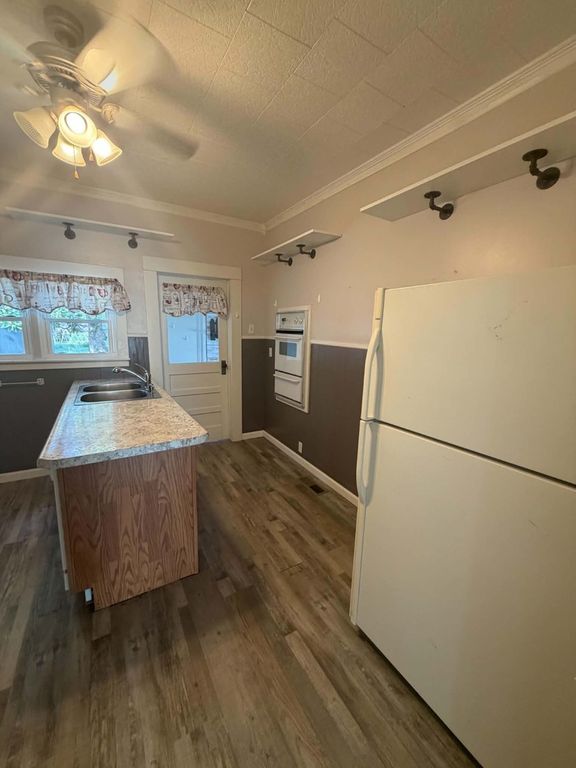 405 S State Street, Christopher, IL 62822 — photo 5