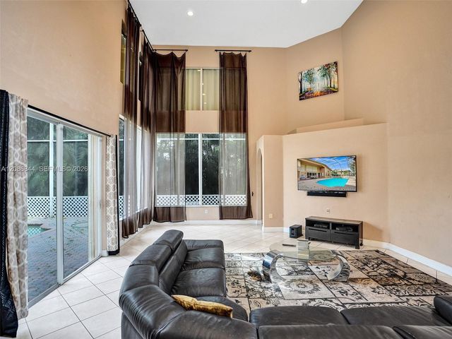 19462 Saturnia Lakes Drive, Boca Raton, FL 33498