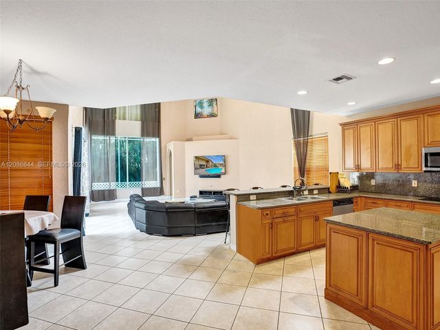19462 Saturnia Lakes Drive, Boca Raton, FL 33498