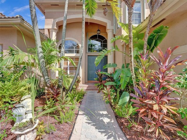 19462 Saturnia Lakes Drive, Boca Raton, FL 33498