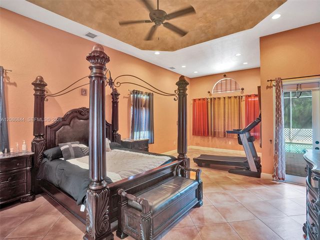 19462 Saturnia Lakes Drive, Boca Raton, FL 33498
