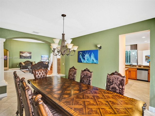 19462 Saturnia Lakes Drive, Boca Raton, FL 33498