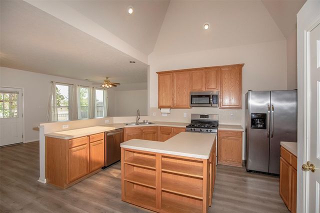 876 Schooner Cove Lane, League City, TX 77573