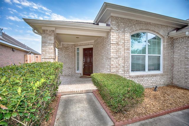 876 Schooner Cove Lane, League City, TX 77573