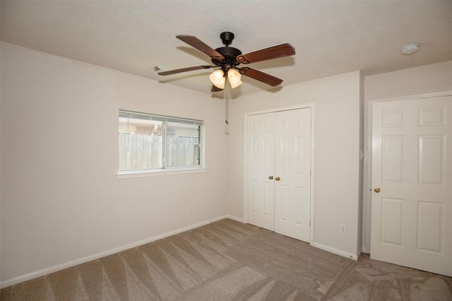 876 Schooner Cove Lane, League City, TX 77573