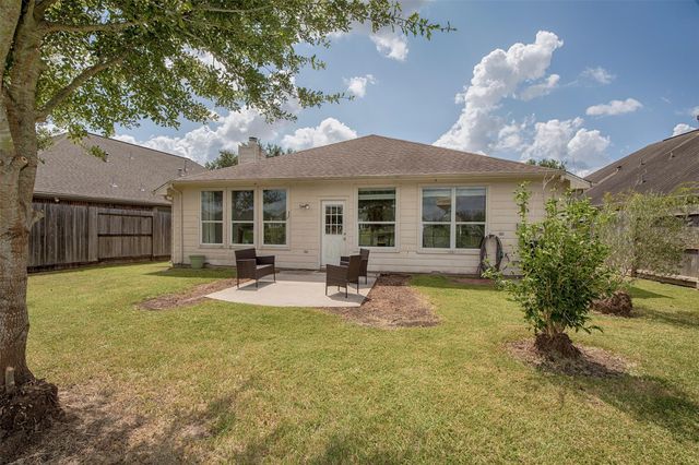 876 Schooner Cove Lane, League City, TX 77573