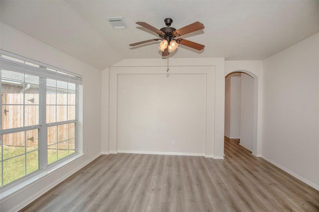 876 Schooner Cove Lane, League City, TX 77573