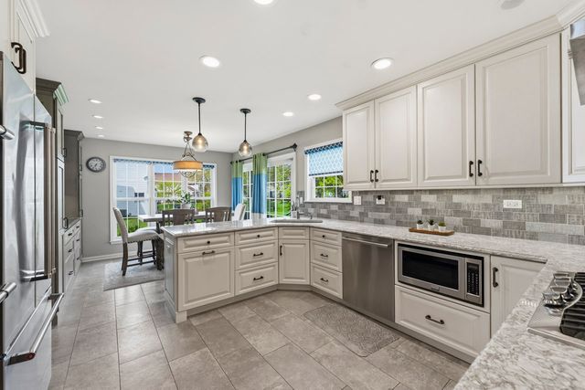 1455 Polo Drive, Bartlett, IL 60103