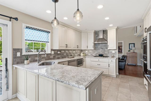 1455 Polo Drive, Bartlett, IL 60103
