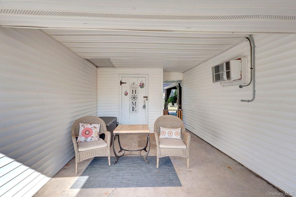 53 Spindle Road, Hicksville, NY 11801 — photo 2