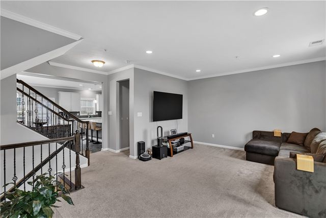 1304 Pointe View Dr, Adams Twp, PA 16046