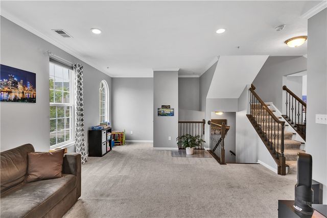 1304 Pointe View Dr, Adams Twp, PA 16046