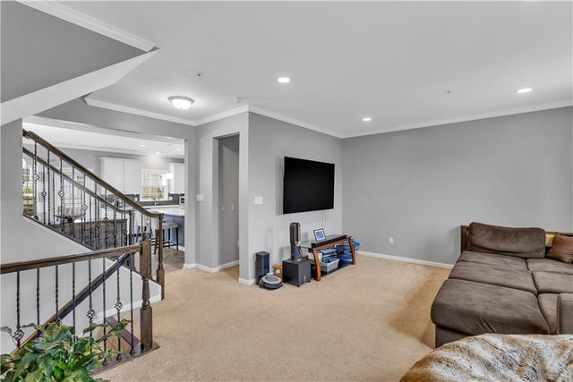 1304 Pointe View Dr, Adams Twp, PA 16046